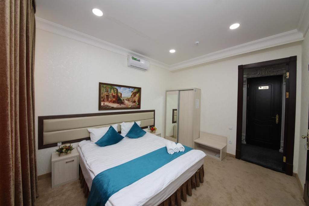 Hotel Globus Ташкент Экстерьер фото